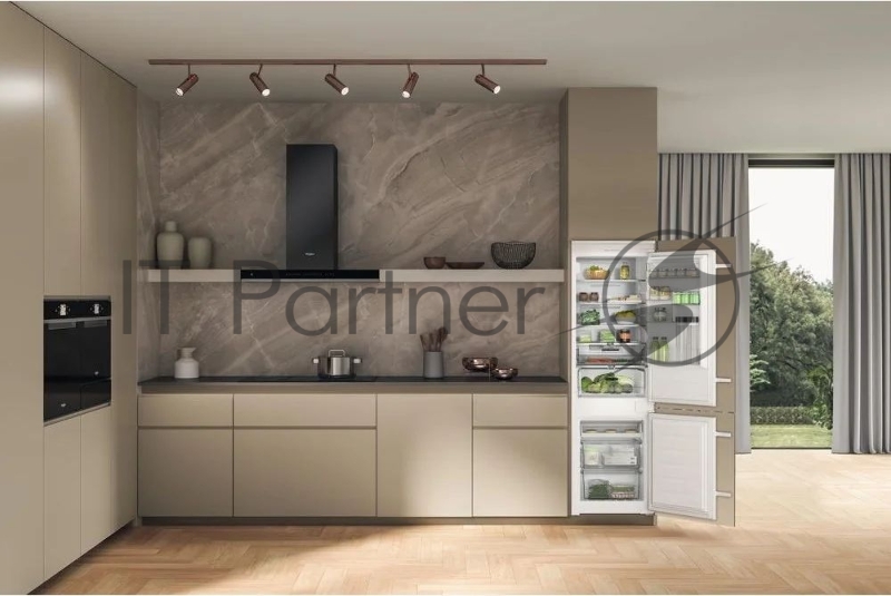 Встраиваемый холодильник Whirlpool WHC18T132 60 см, 177х54.5х54 см, 182/68 л, инверторный компрессор, Full No Frost, автоматическая разморозка, зона свежести, перенавешиваемые дверцы, скользящие направляющие, LED освещение Италия