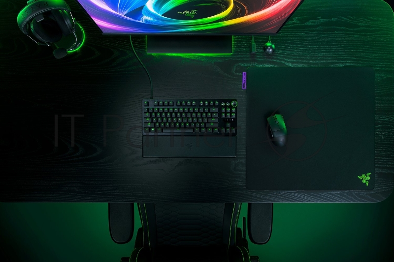 Игровой коврик для мыши Razer Gigantus V2 Pro L - Max Control Mousepad/ Razer Gigantus V2 Pro L - Max Control Mousepad