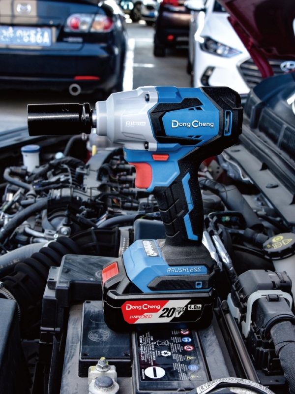 Гайковерт DongCheng DCPB02-18M аккум. патрон:квад.1/2 (DCPB02-18M(TYPE Z))