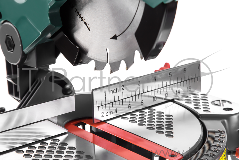 Пила Hammer Flex STL1200/210C Пила торцовочная (стусло) 320724 { 1200Вт 4500об/мин круг 210мм гл.пропила 55мм }