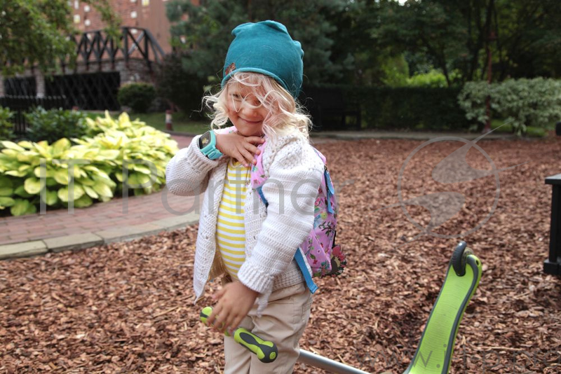 Умные часы ELARI KIDPHONE 2 зеленые Яркий цветной сенсорный дисплей с диагональю 1.4”. Модуль GPS/ГЛОНАСС/LBS-трекинга. Поддерживаемые частоты: GSM/EDGE (900/1800). Входящие (с разрешенных номеров) и исходящие звонки. Аудиомониторинг обстановки вокру