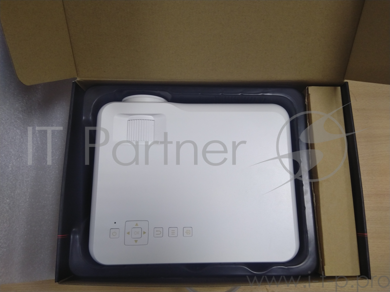 Проектор Keystone led projector home theatre (421-58952762). 1280х800. 16: 10 / 16: 9 / 4:3. 4200 лм. HDMI, USB, VGA, АV, IN, RCA, аудиовход, TV. 210 ВТ. Audio OUT, Bluetooth 4.0 выход.