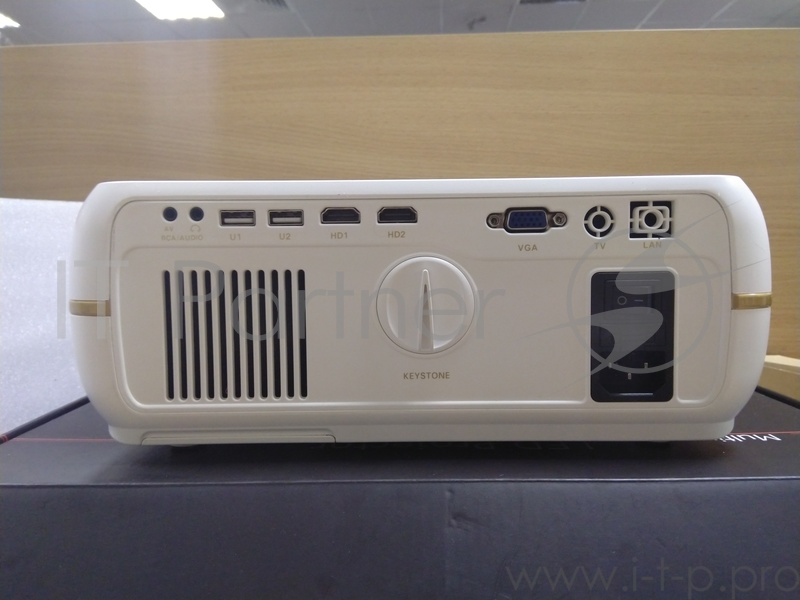 Проектор Keystone led projector home theatre (421-58952762). 1280х800. 16: 10 / 16: 9 / 4:3. 4200 лм. HDMI, USB, VGA, АV, IN, RCA, аудиовход, TV. 210 ВТ. Audio OUT, Bluetooth 4.0 выход.