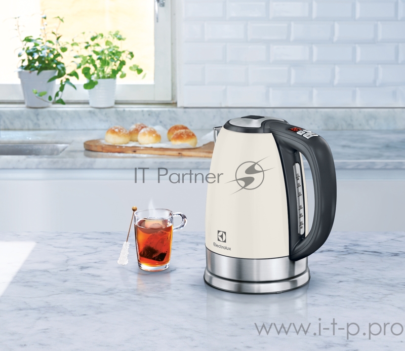 Электрический чайник Electrolux EEWA7700W Нержавеющая сталь, белый цвет, 2400 Вт, 1,7 л, открывание крышки одной рукой, съемный фильтр, защита от перегрева, предварительно запрограммированные настройки температуры от 40 ° C до 100 ° C