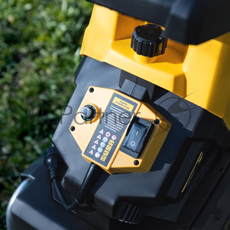 Измельчитель садовый электрический ECS-2700, 2700 Вт, 40 мм// Denzel