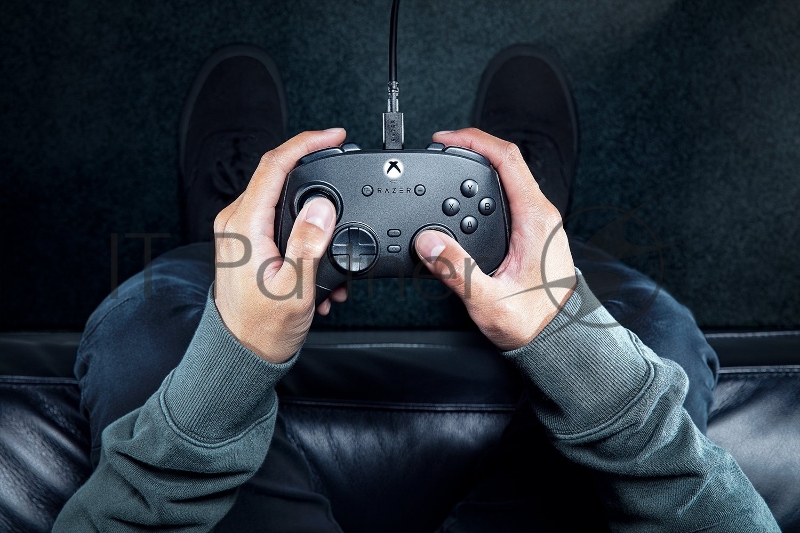 Геймпад Razer Wolverine V2 Wired Gaming Controller for Xbox Series X