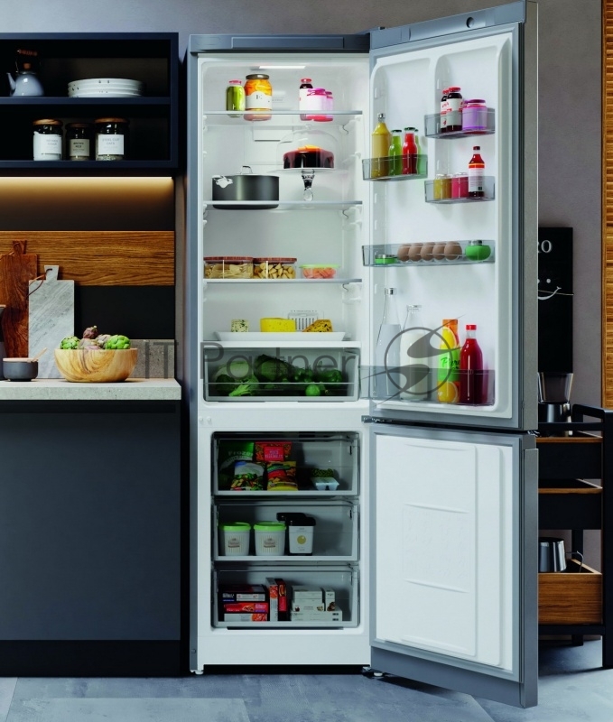 Холодильник HOTPOINT HT5200S (R) серебристый двухкамерный 247/78л морозилка снизу, No Frost