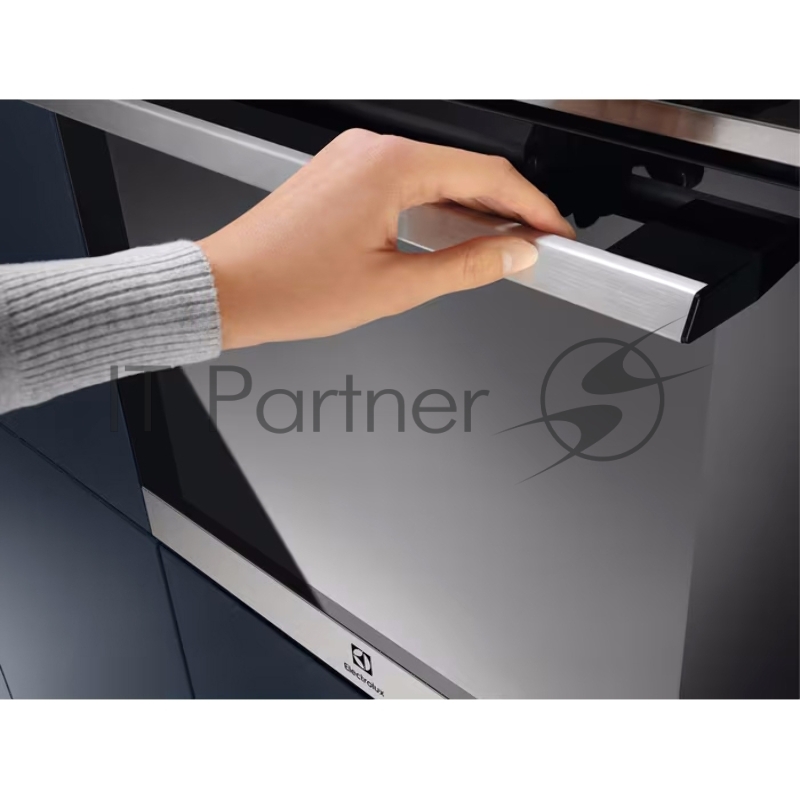 Встраиваемый духовой шкаф Electrolux COF6P76BX, Электрический духовой шкаф с конвекцией, объем 65 л, утапливаемые переключатели, 9 режимов, автопрограммы, очистка пиролитическая, 3 стекла в дверце, направляющие проволочные + телескопические (1 уровен