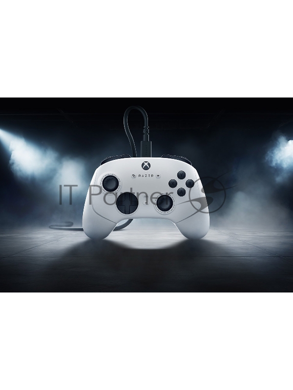 Игровой контроллер Razer Wolverine V3 Tournament Ed.- White Gamepad/ Razer Wolverine V3 Tournament Ed.- White Gamepad