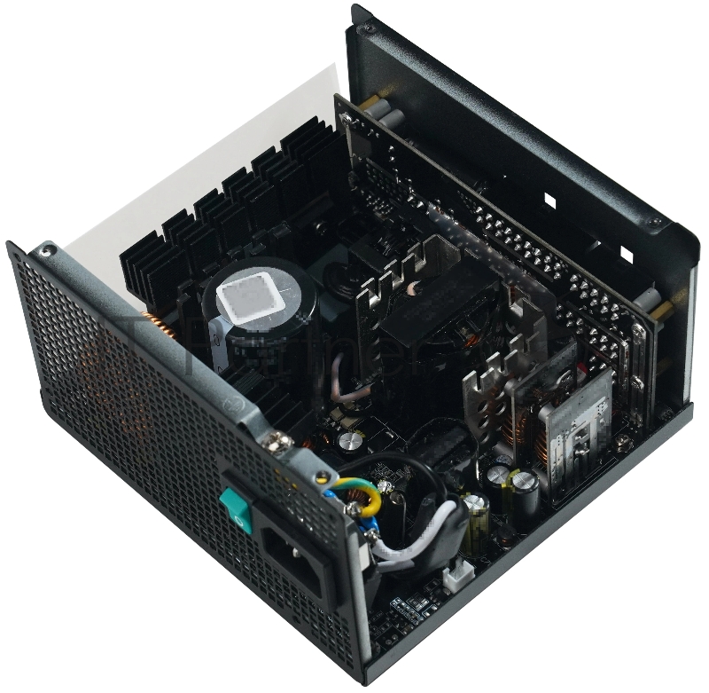 Блок питания Deepcool / GamerStorm PQ750G (ATX 3.1, 750W, Full Cable Management, PWM 120mm fan, 80+ GOLD, Active PFC + Half Bridge + DC/DC, Full Japanese Capasitors, Gen5 PCIe) RET