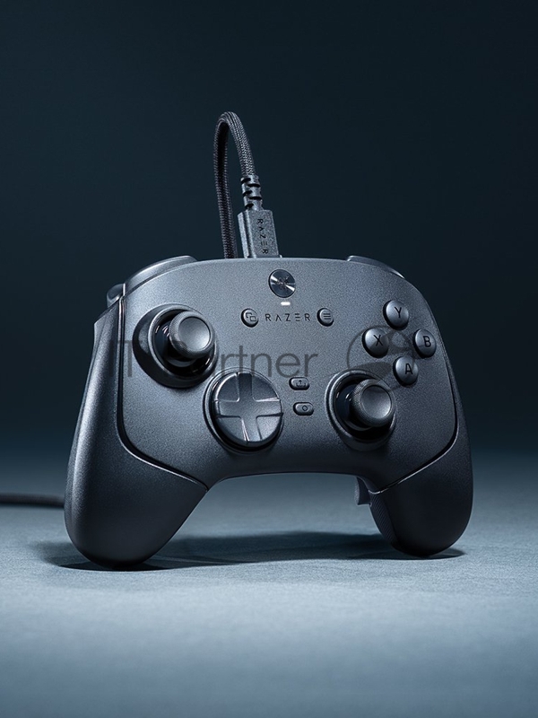 Игровой контроллер Razer Wolverine V3 Tournament Ed. For PC/ Razer Wolverine V3 Tournament Ed. For PC Gamepad
